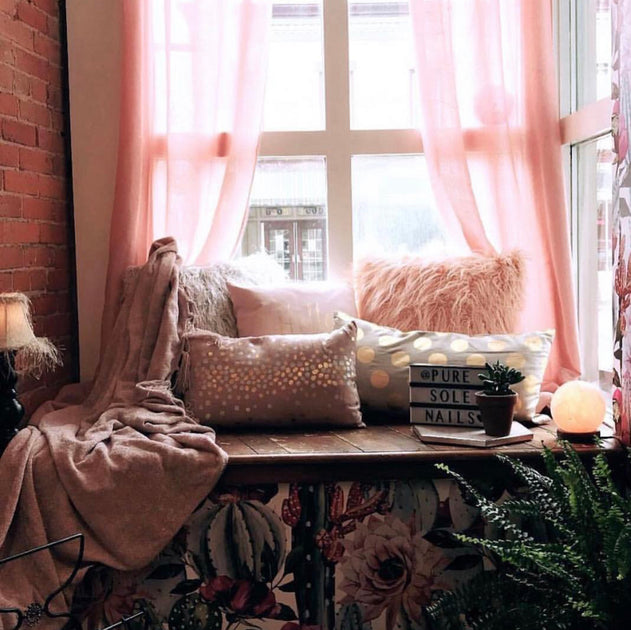 19 Super Cozy Boho Living Room Ideas You'll LOVE – Her Blissful Life   Bohemian living room decor, Modern bohemian living room, Bohemian living  rooms